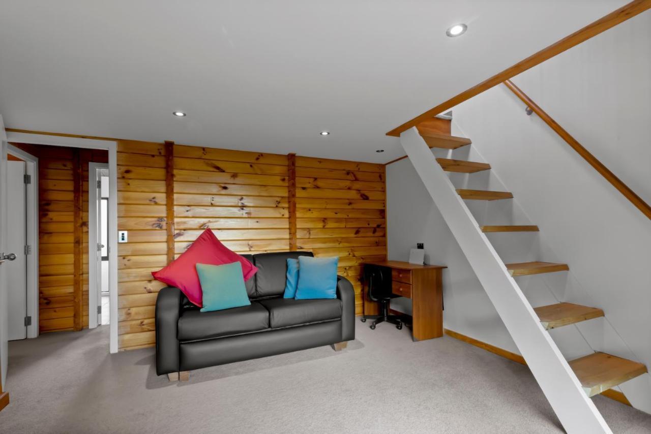 Kereru Cottage, Cosy Log Cabin, Serene Lake & Mountain Views Queenstown Kültér fotó