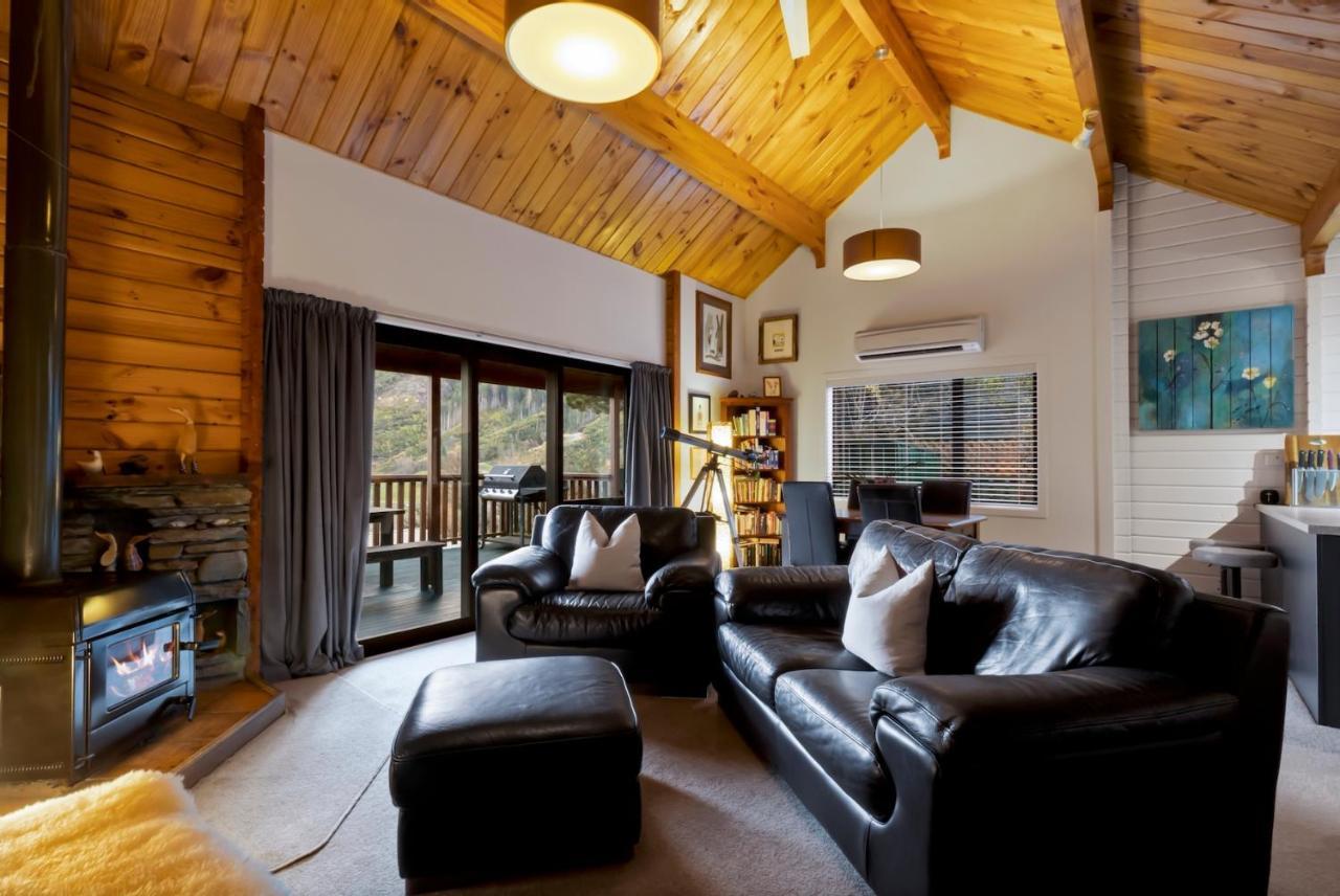 Kereru Cottage, Cosy Log Cabin, Serene Lake & Mountain Views Queenstown Kültér fotó