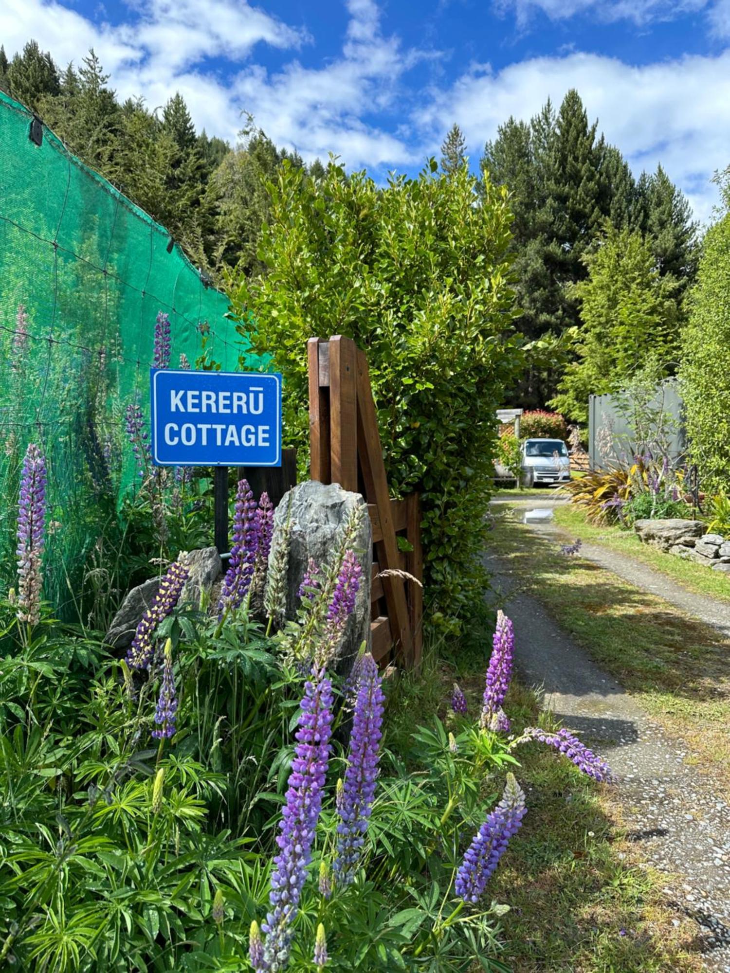 Kereru Cottage, Cosy Log Cabin, Serene Lake & Mountain Views Queenstown Kültér fotó
